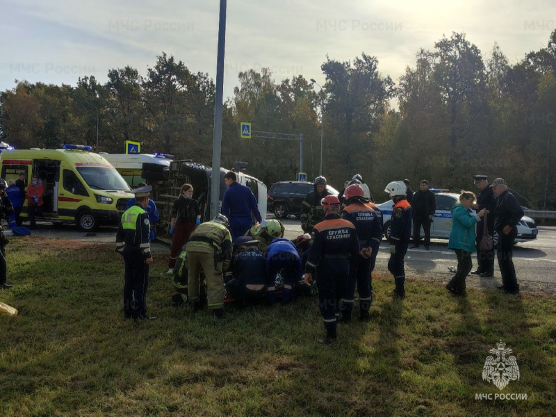 Пожарно-спасательные подразделения участвовали в ликвидации последствий ДТП