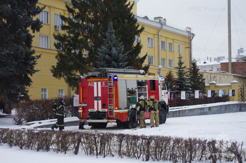 В Чувашском драматическом театре прошли пожарные учения