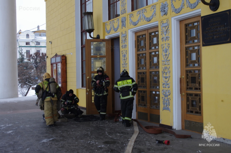 В Чувашском драматическом театре прошли пожарные учения